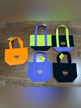 Trader Joe’s 2026 Halloween Mini Canvas Tote set of 5